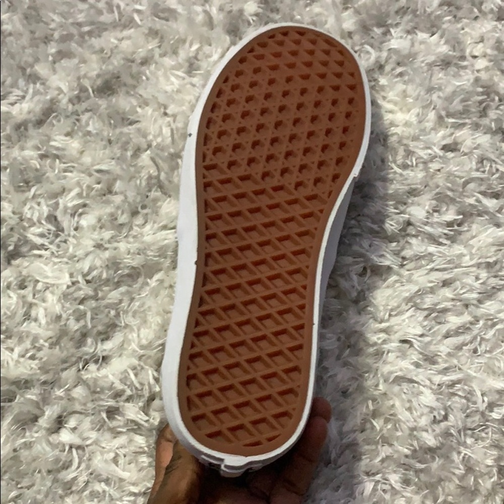 Vans - Picture 3 of 3